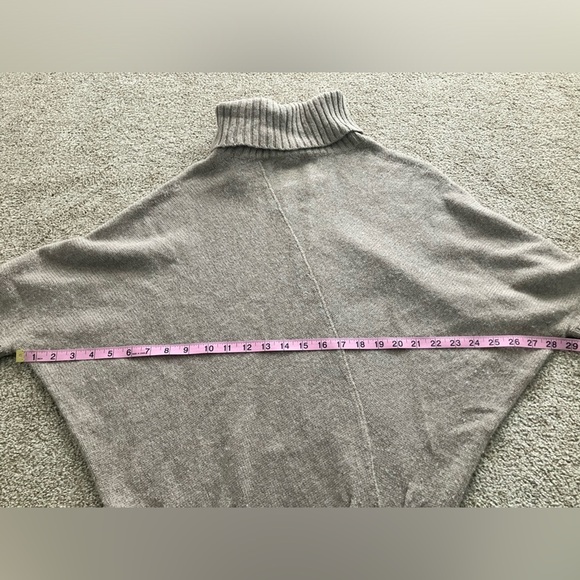 Banana Republic Wool Blend XS Tan Short-Sleeved Cowl Neck Poncho Sweater - Picture 6 of 8